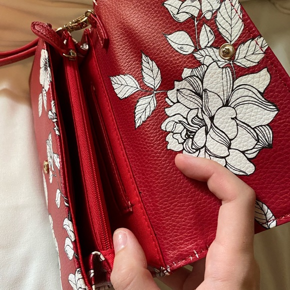 Red floral Guess wristlet - Picture 4 of 7